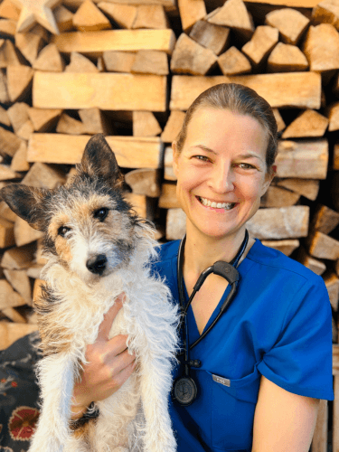 Dr. med. vet. Romina Pankow, leitende Tierärztin der digitalen tierärztlichen Beratung von Agria