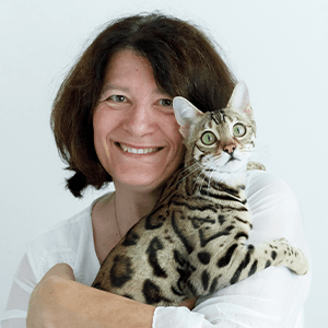 Claudia Van Tholen